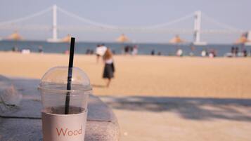 Plage à proximité, sable blanc