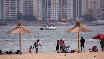 鄰近海灘、白沙