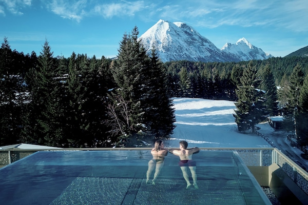 Indoor pool, outdoor pool, sun loungers