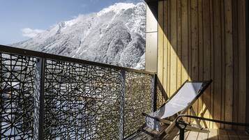 Suite, uitzicht op bergen | Balkon