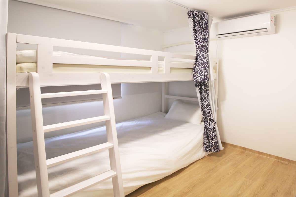 Economy Shared Dormitory, Mixed Dorm | Free WiFi, bed sheets