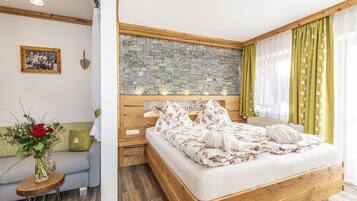 Comfort Quadruple Room, 1 Double Bed, Balcony, Mountain View | 1 bedroom, hypo-allergenic bedding, individually decorated, desk