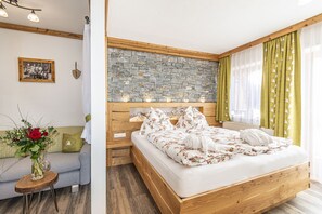 Comfort Quadruple Room, 1 Double Bed, Balcony, Mountain View