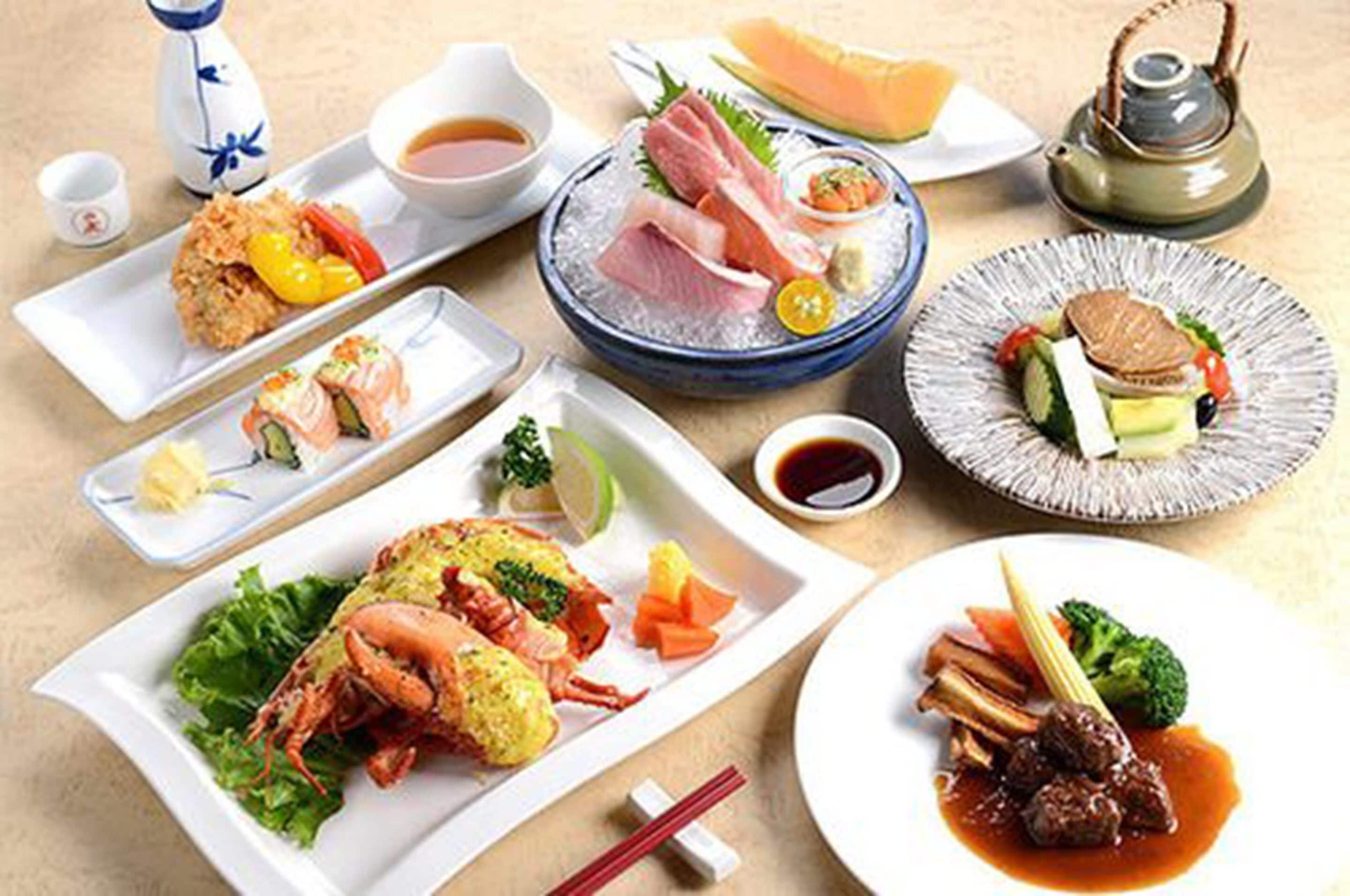 7 restaurants, lunch, dinner served; japanese cuisine