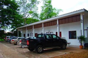 Free self parking - Tonnam Resort (Kamphaeng Phet)