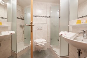 Basic-Doppelzimmer, 1 Doppelbett | Badezimmer