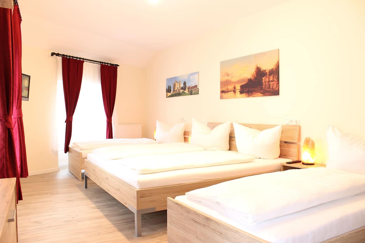 Economy Quadruple Room