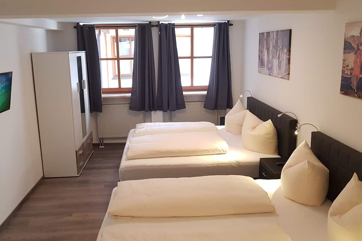 Classic Quadruple Room