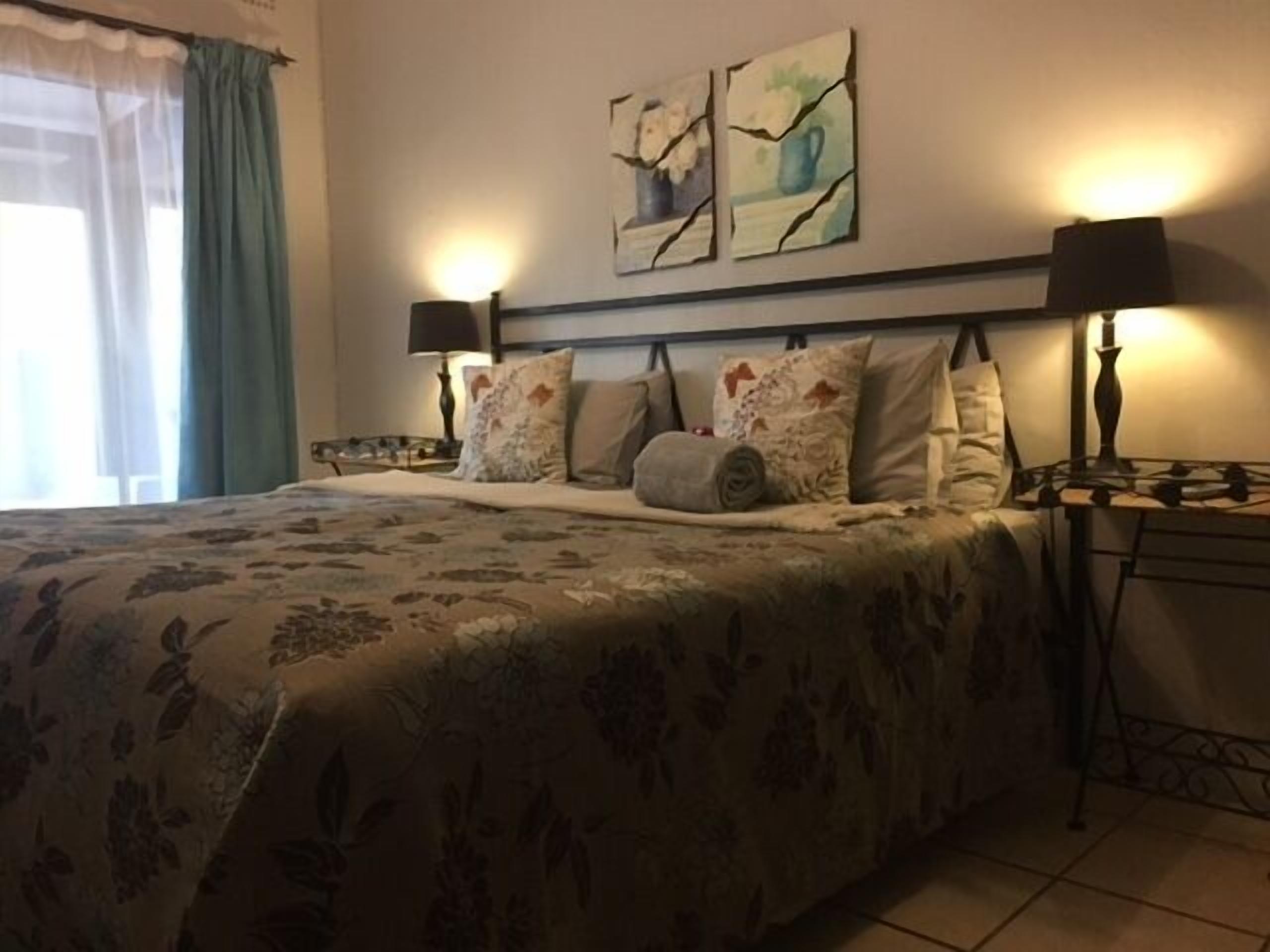 Premium bedding, individually decorated, individually furnished, desk