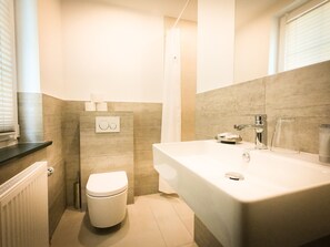 Singola Basic, 1 letto singolo | Bagno | Doccia, asciugacapelli, asciugamani