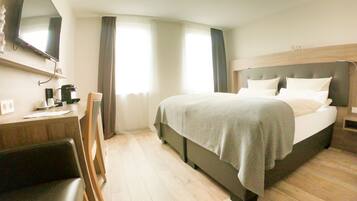 Classic Double Room, 1 King Bed | Premium bedding, in-room safe, desk, free WiFi