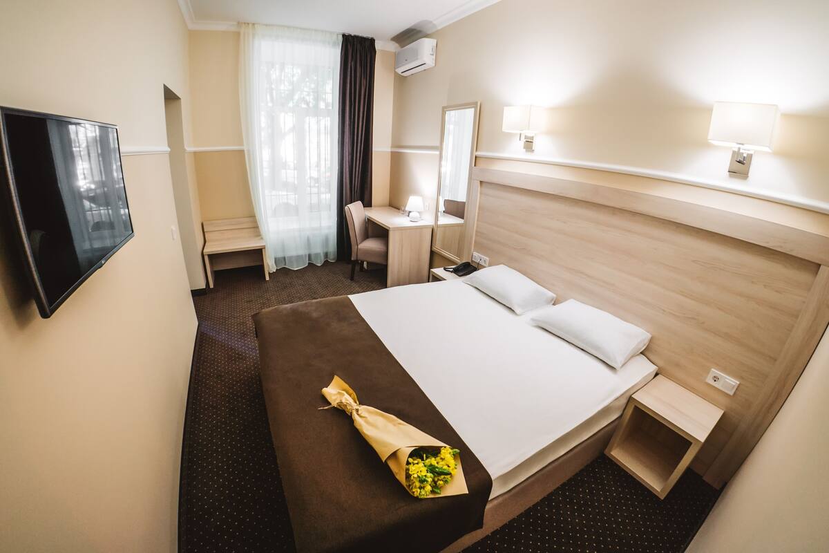 Suite | Minibar, in-room safe, desk, soundproofing