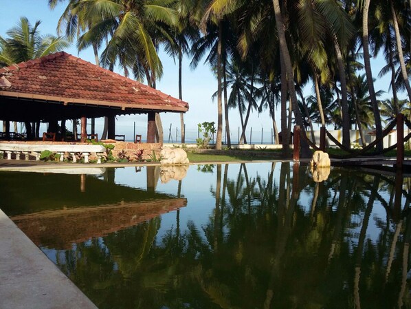 Kolam renang outdoor