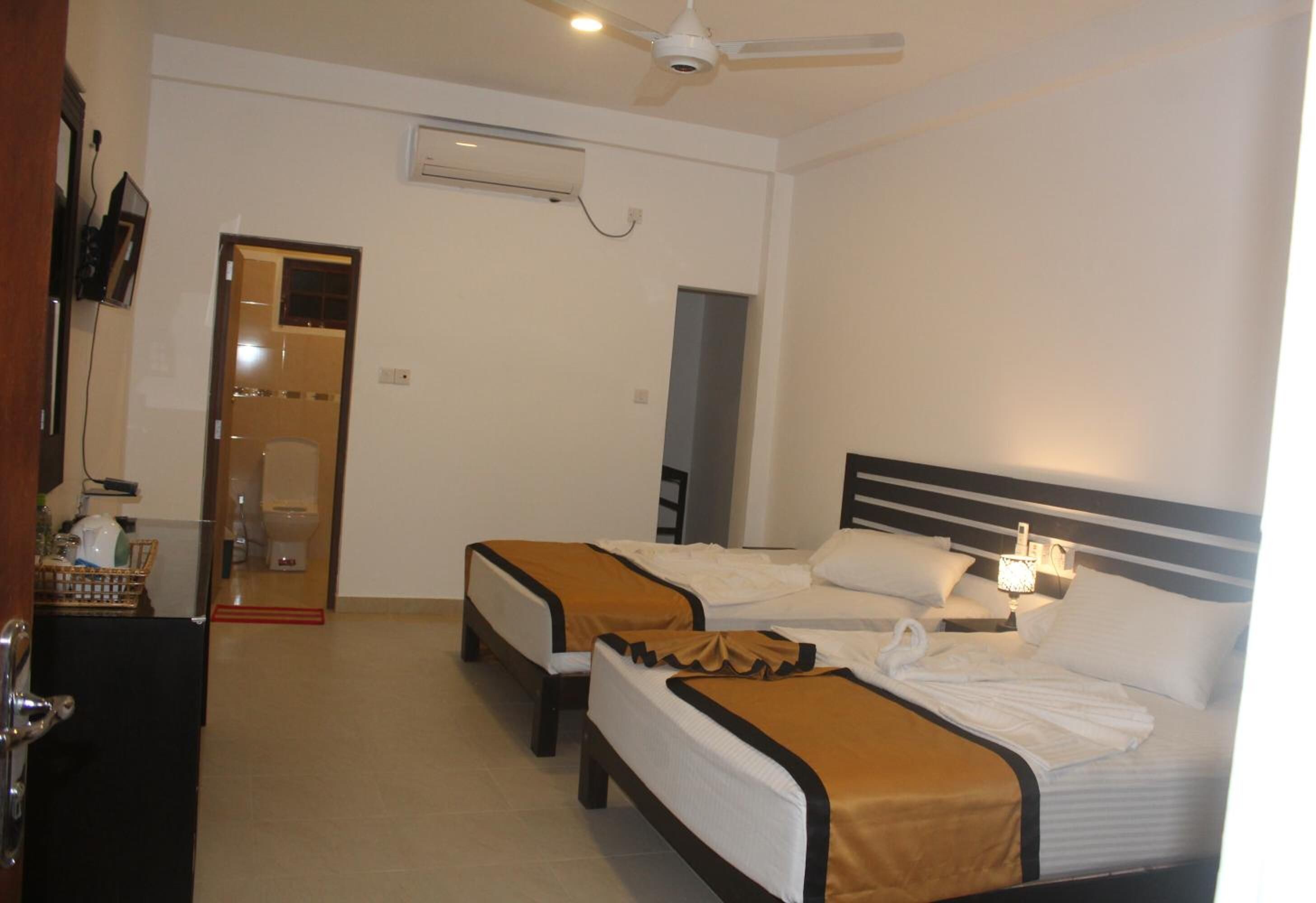 Egyptian cotton sheets, premium bedding, pillow-top beds, desk