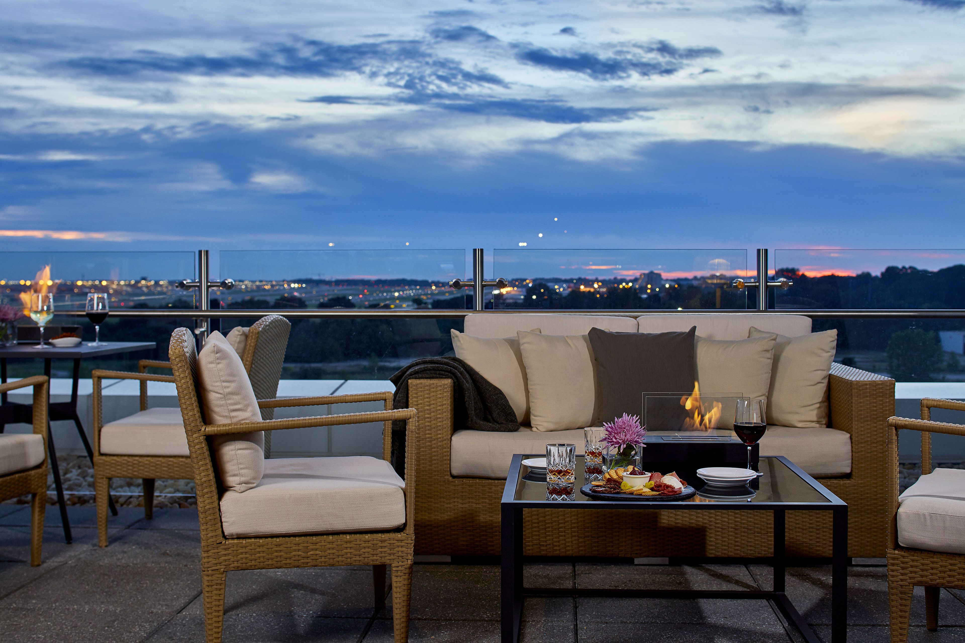 breakfast, lunch and dinner served