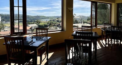 Tea Bush Hotel - Nuwara Eliya