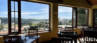 Tea Bush Hotel - Nuwara Eliya