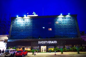 Front of property – evening/night
