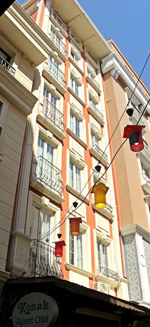Front of property - Konak Apart Hotel (Istanbul)
