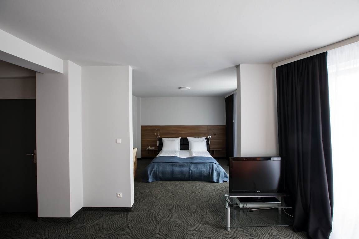 apartment | 1 bedroom, premium bedding, minibar, desk