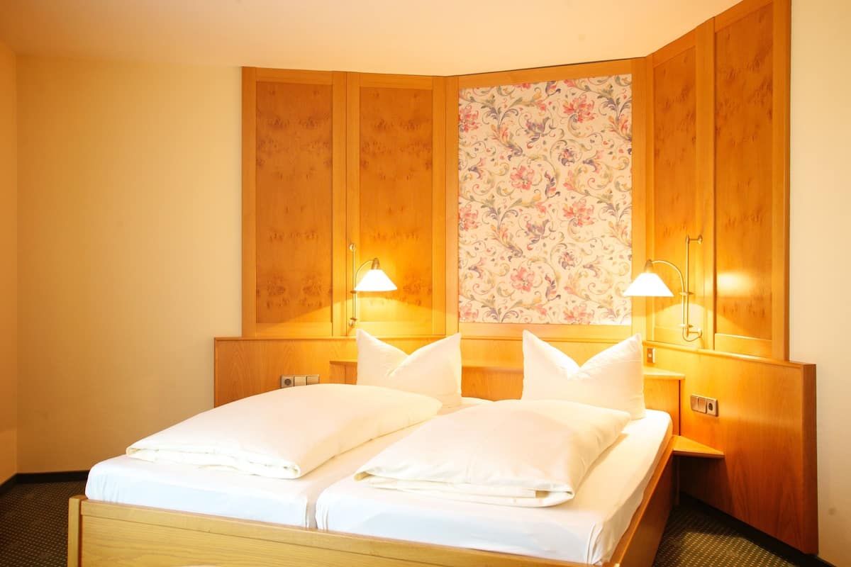 1 bedroom, premium bedding, minibar, in-room safe