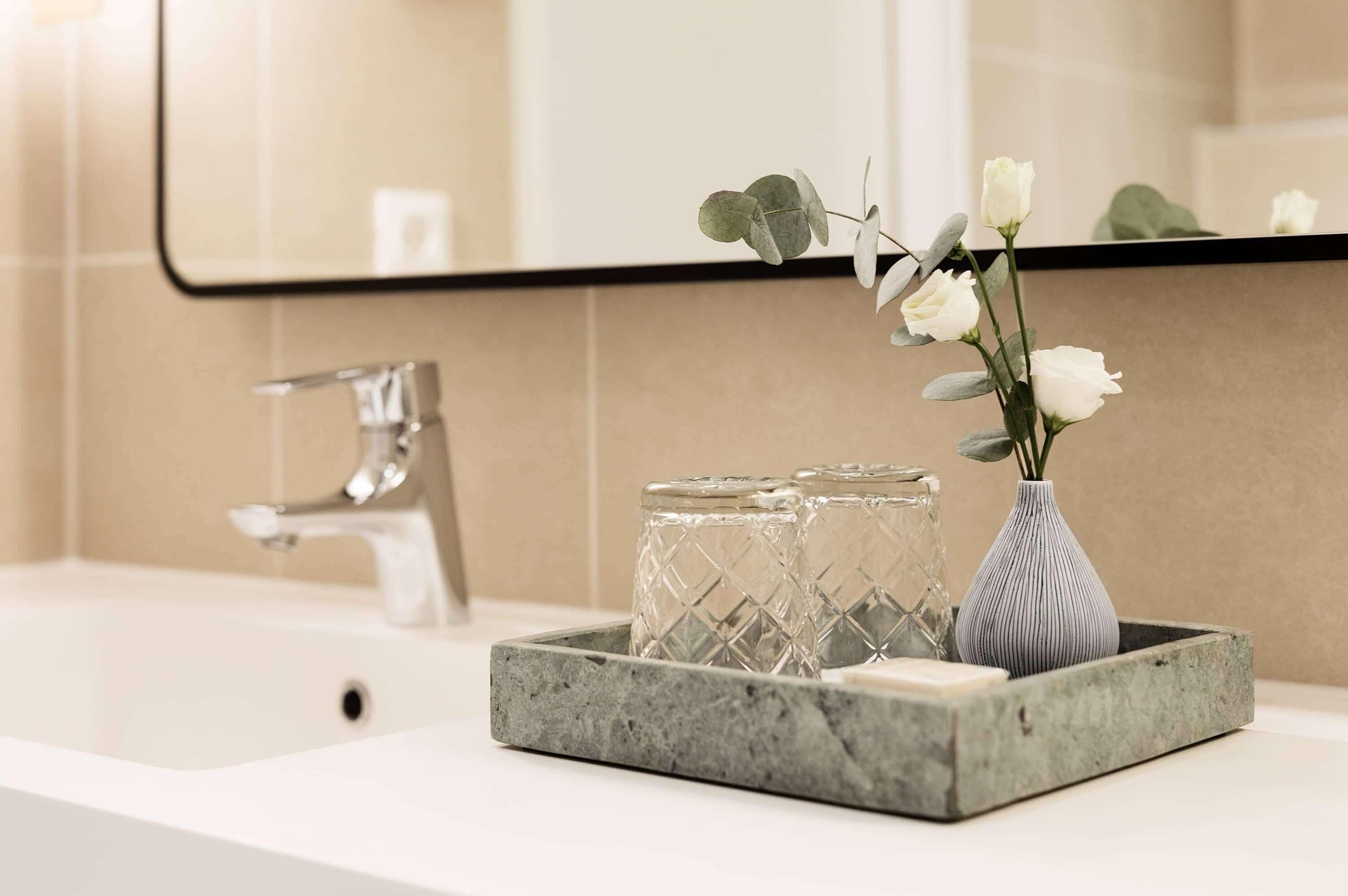 standard twin room, 2 single beds | minibar, in-room safe, desk, iron/ironing board