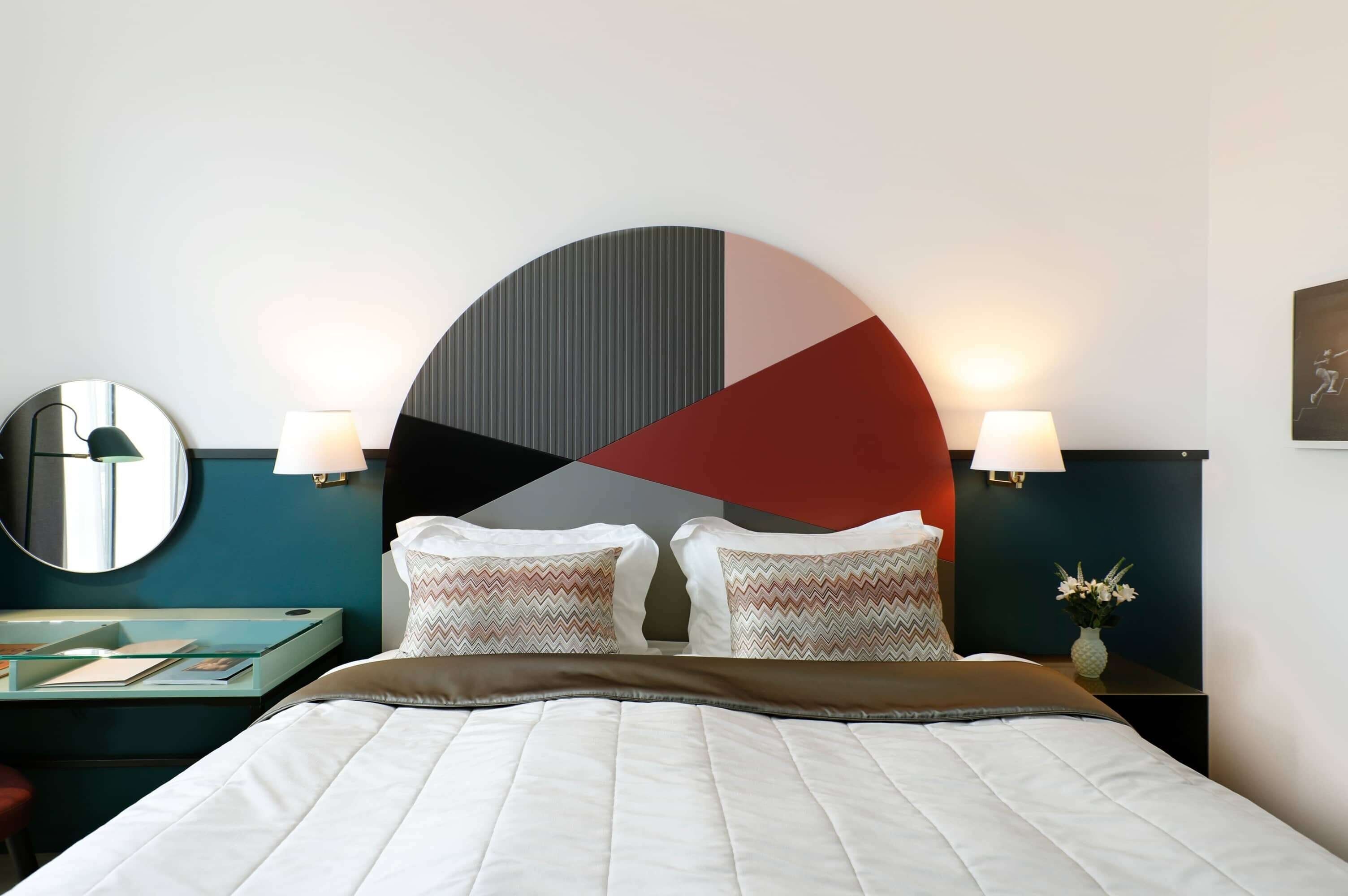 superior double room, 1 king bed | minibar, in-room safe, desk, iron/ironing board