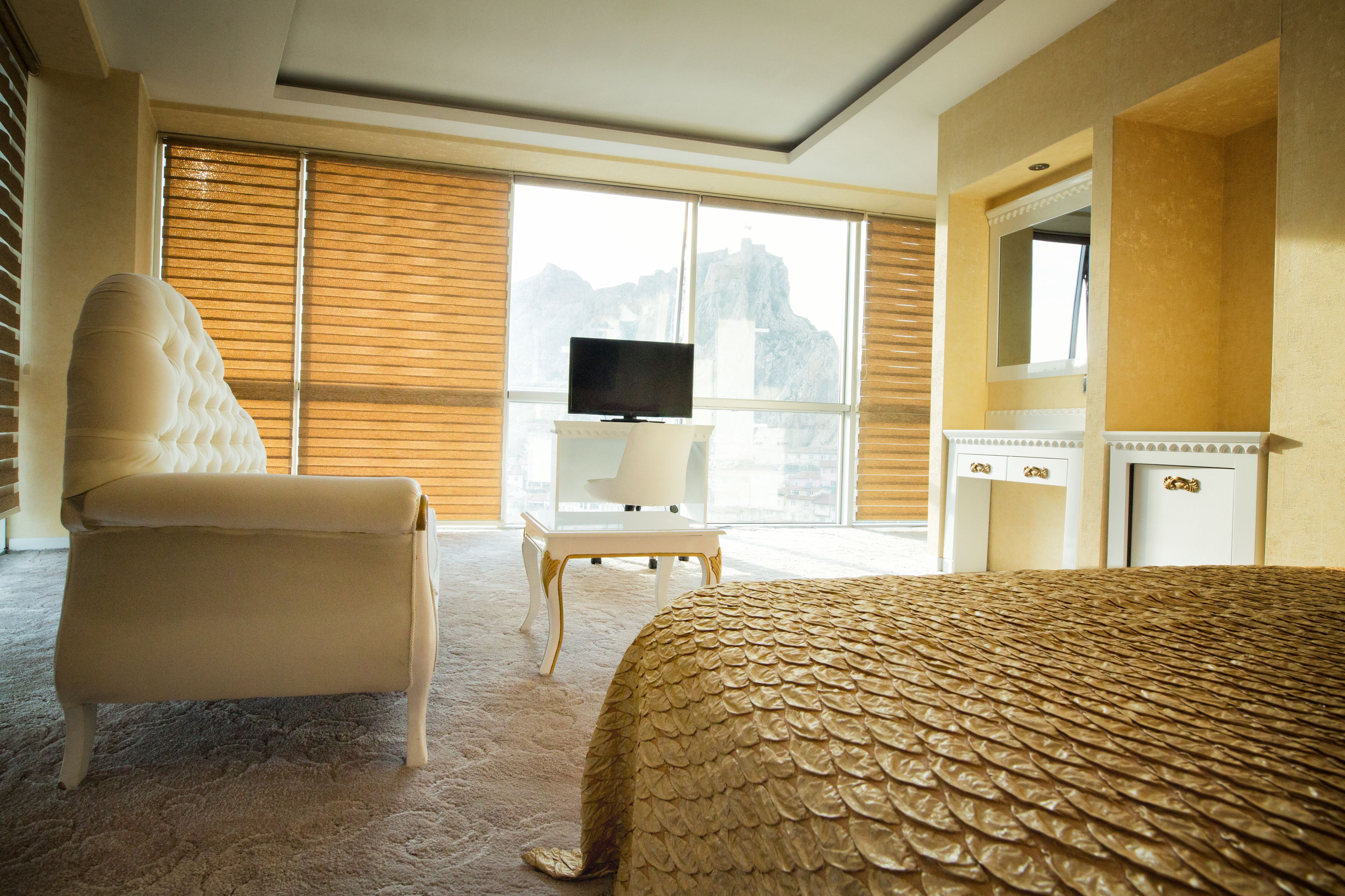 suite | premium bedding, minibar, in-room safe, desk