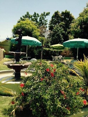 Exterior detail - La Cayenna Hôtel et Restaurant (Port-au-Prince)