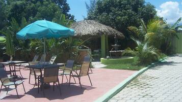 Standard Room, Garden View | 1 bedroom, premium bedding, desk, iron/ironing board