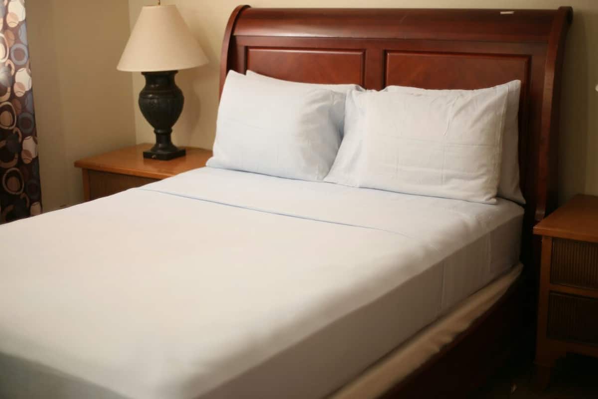 1 bedroom, premium bedding, desk, iron/ironing board