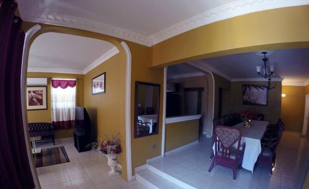 economy room (twin) | living area | flat-screen tv