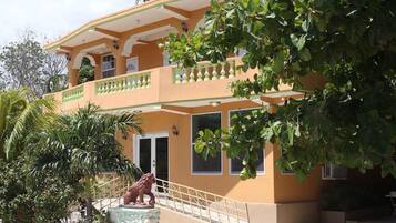 Standard Room, 2 Double Beds, Garden View