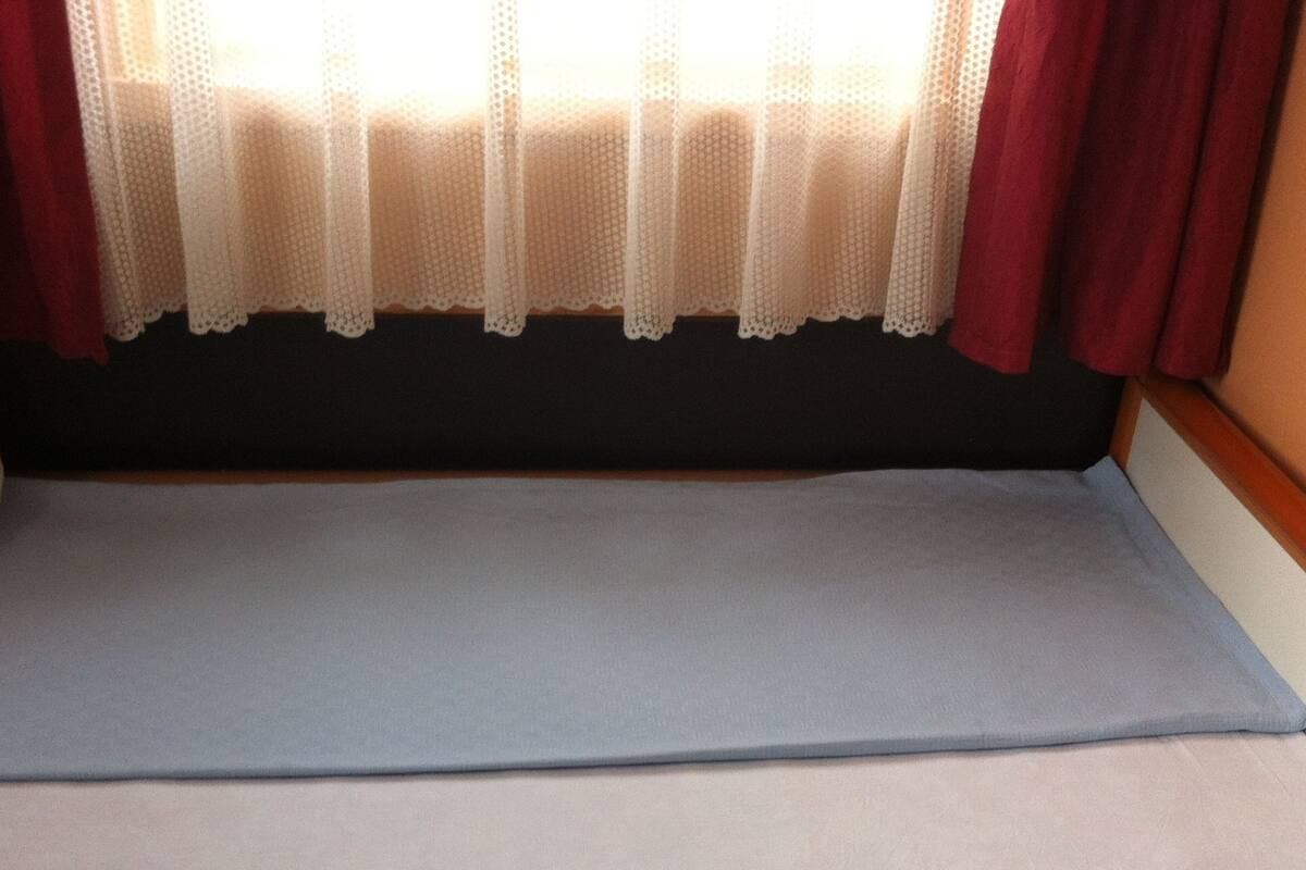 Standard Quadruple Room | Desk, soundproofing, iron/ironing board (on request), WiFi (free)