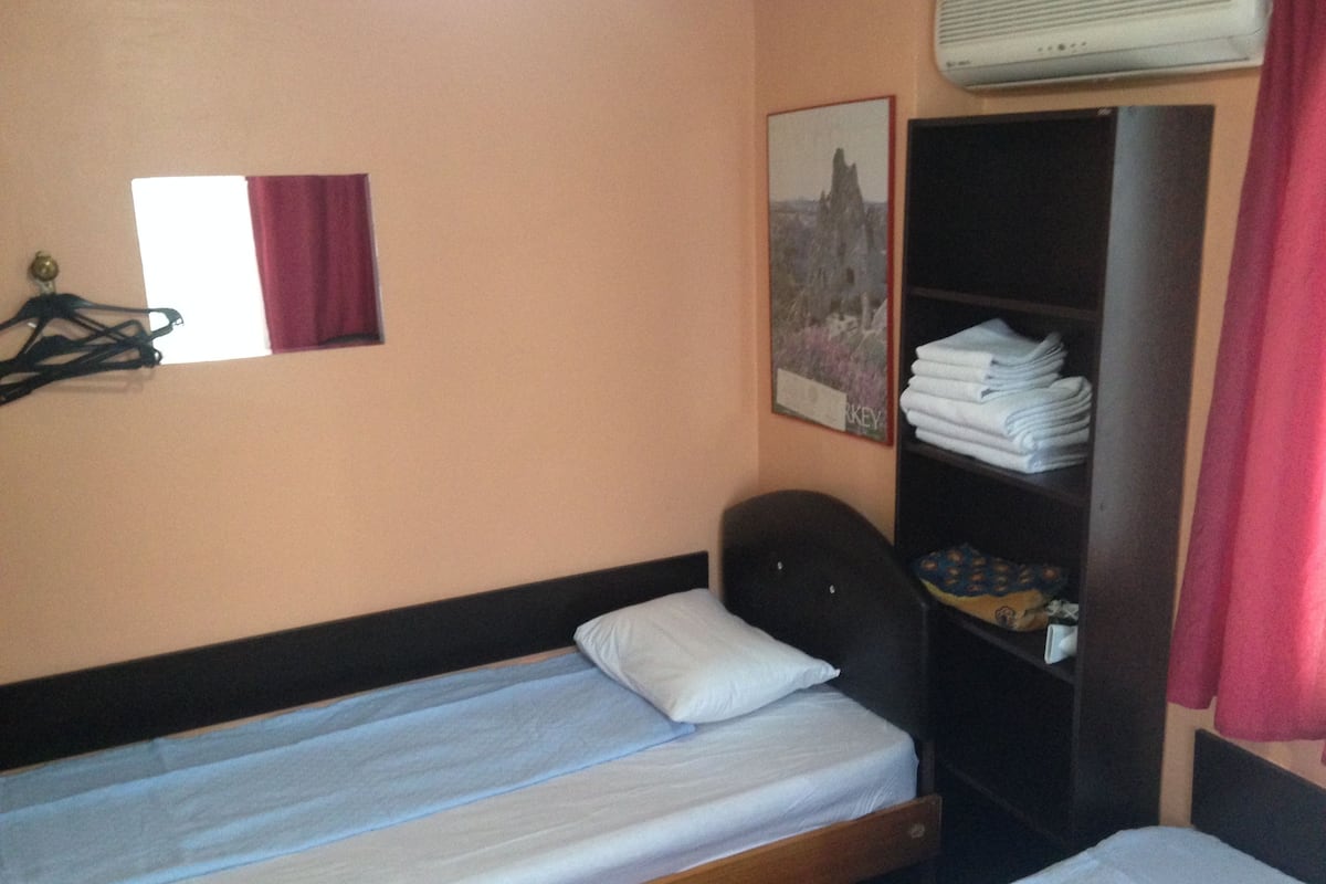 standard triple room | desk, soundproofing, iron/ironing board, free wifi