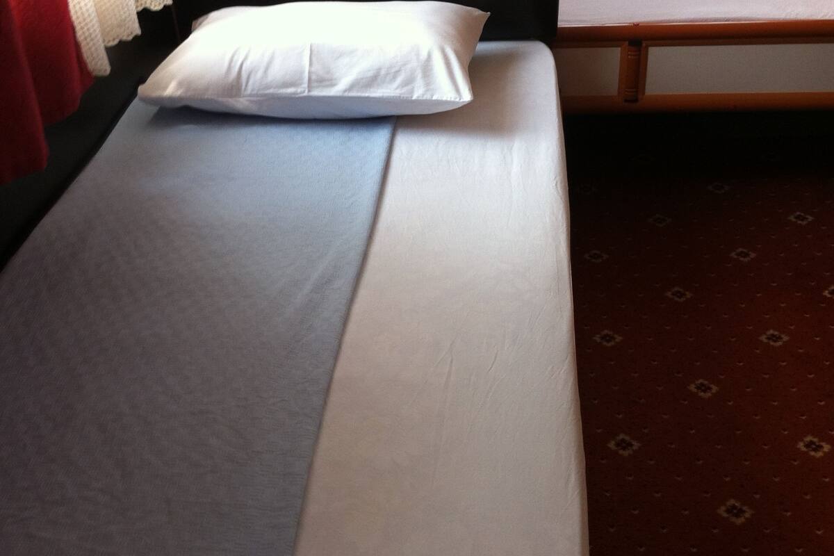 desk, soundproofing, iron/ironing board, free wifi