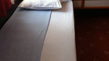 Desk, soundproofing, iron/ironing board, free WiFi