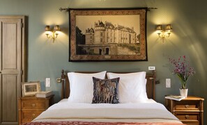 Comfort tweepersoonskamer, en-suite badkamer, uitzicht op park | Luxe beddengoed, een minibar, een kluis op de kamer