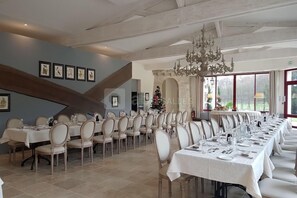 Restaurant - Château Laroche-Ploquin (Sepmes)