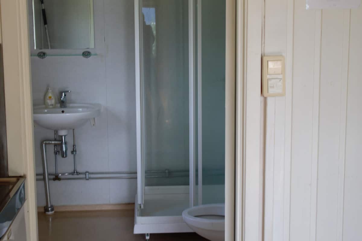Shower, hair dryer (on request)