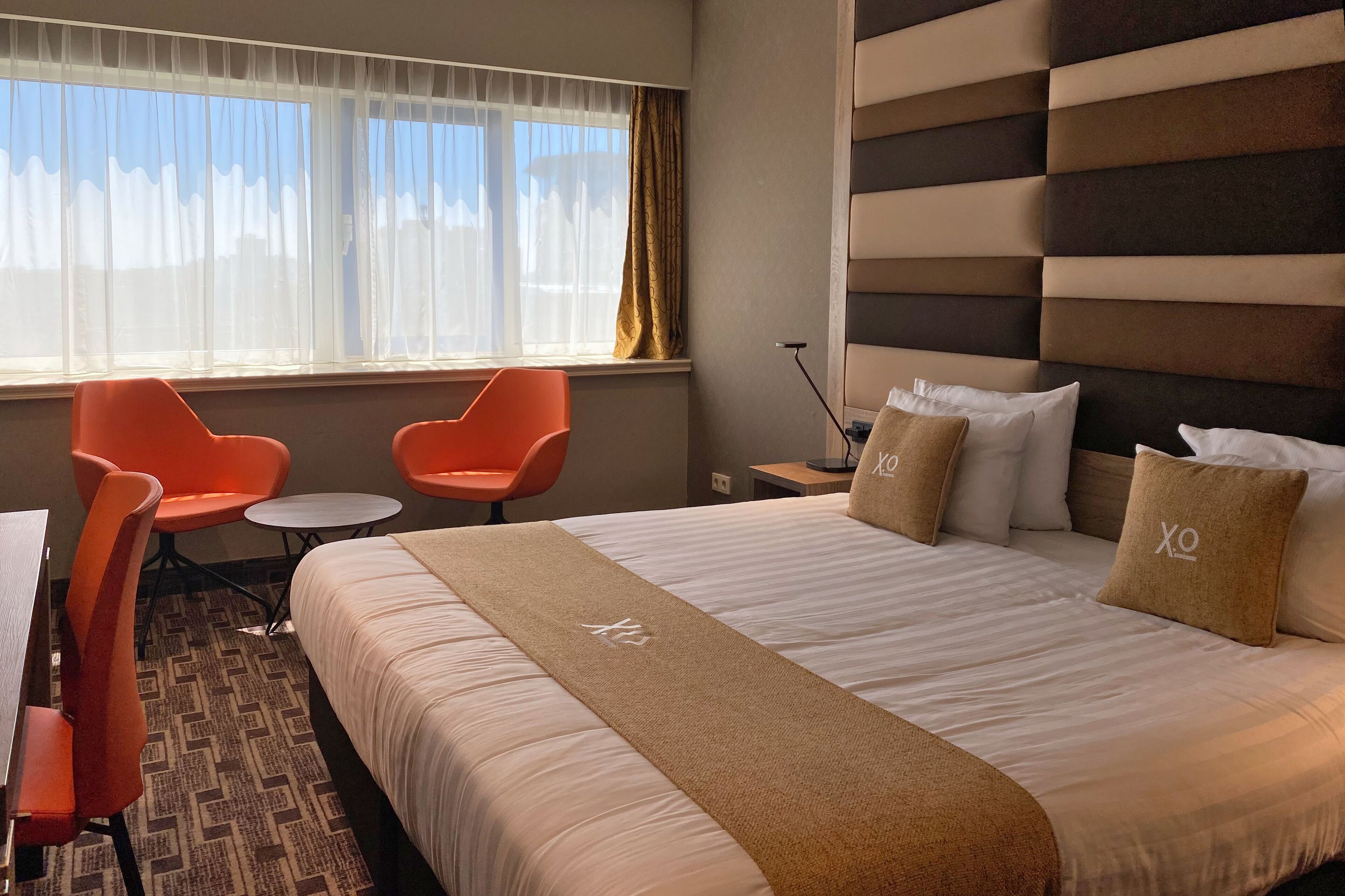 standard double room, 1 queen bed | 1 bedroom, in-room safe, desk, soundproofing