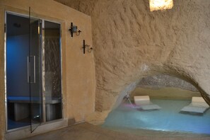Piscine couverte