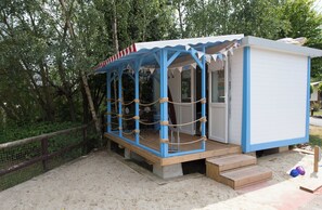 Individually decorated, individually furnished, soundproofing, free WiFi - Adventurer's Village Milton Keynes (Milton Keynes)