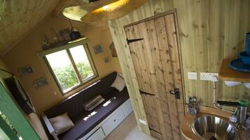 Comfort Room, 1 Bedroom | Individually decorated, individually furnished, soundproofing, free WiFi