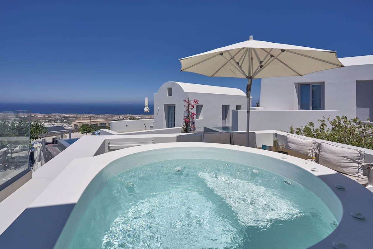 Superior Suite, 1 Bedroom, Hot Tub, Sea View