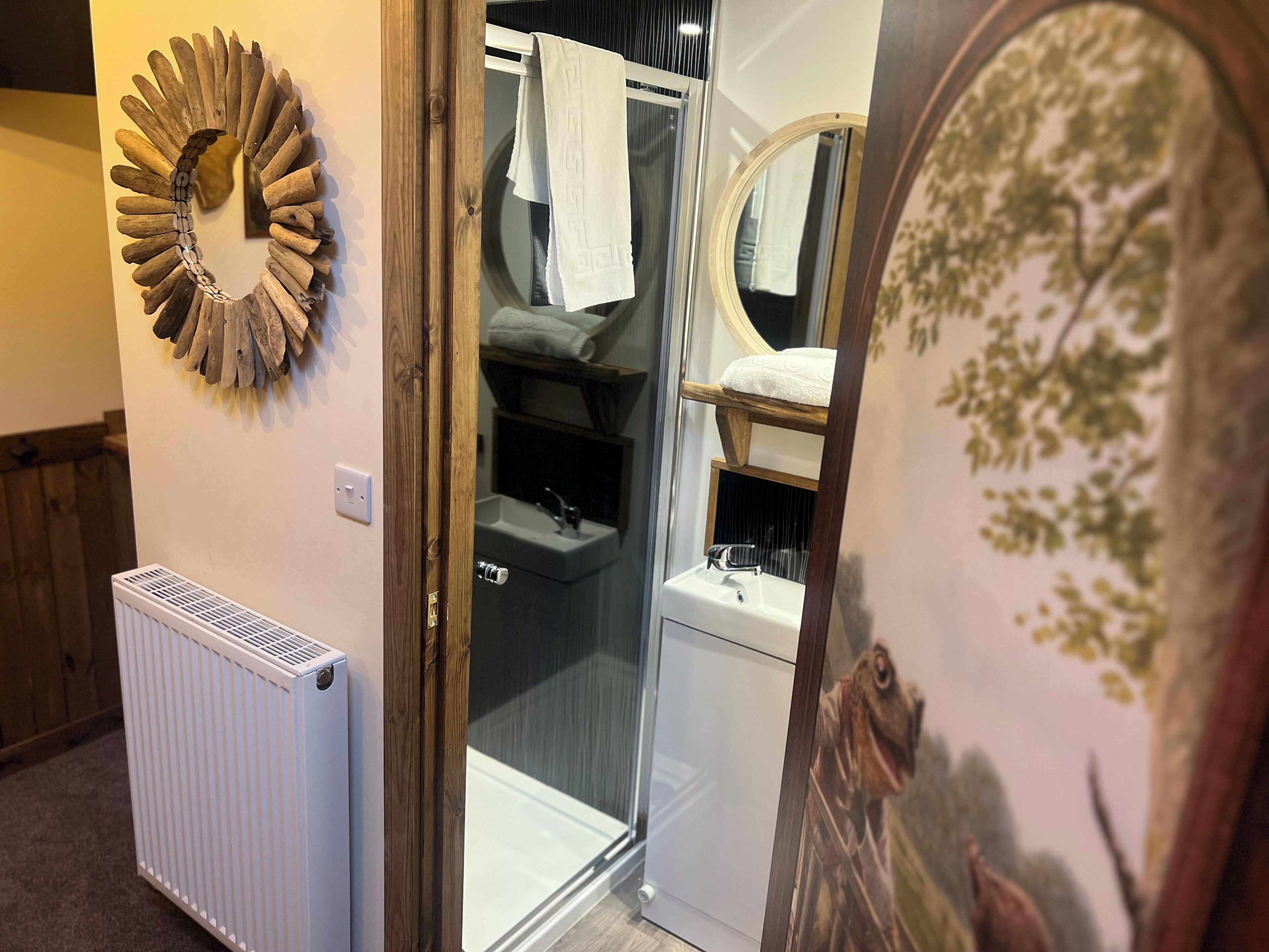 executive double room | bathroom | free toiletries, hair dryer, towels