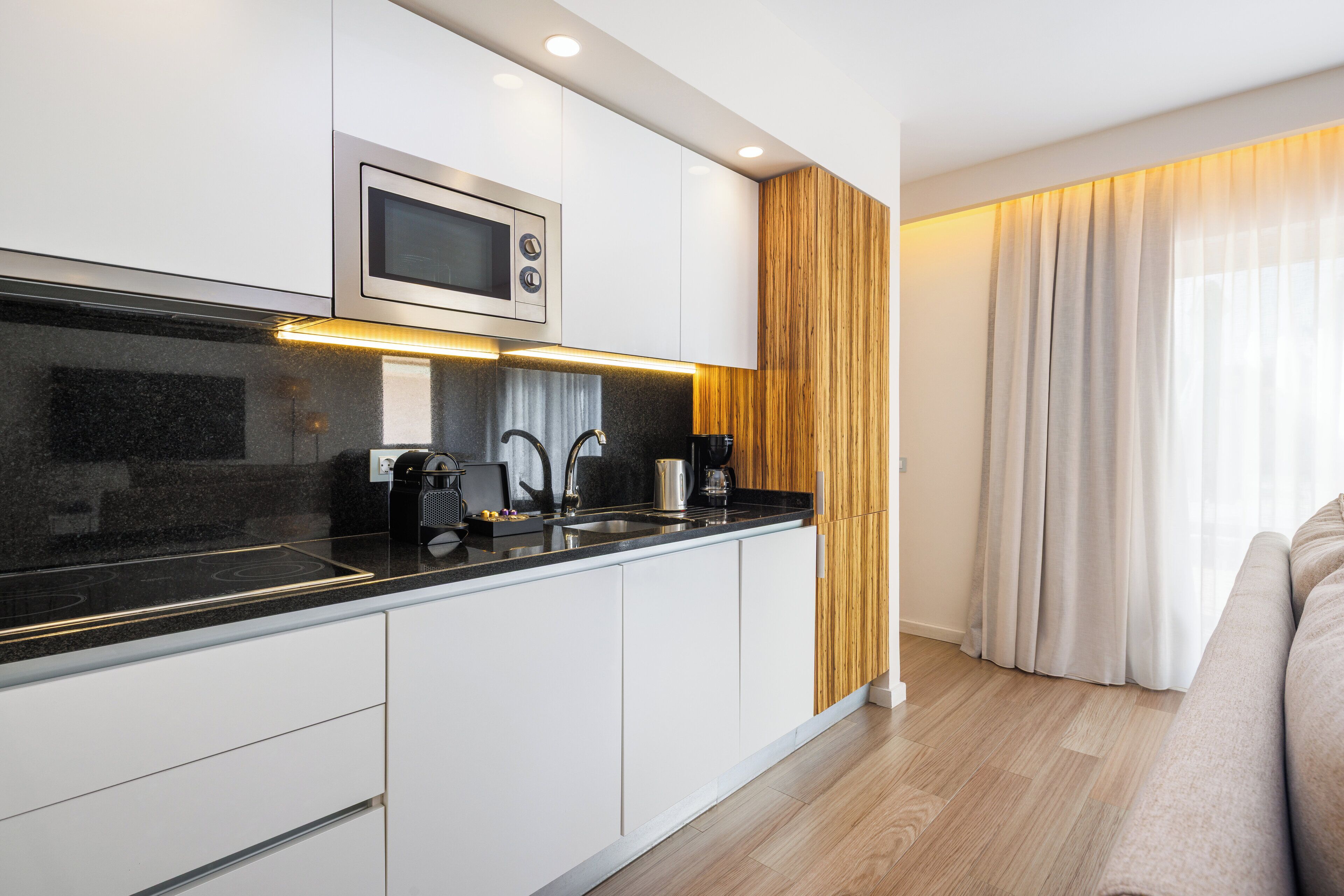 Villa Premium, 2 habitaciones | Cocina privada | Frigorífico, microondas y placa de cocina