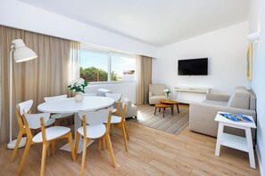 Villa, 3 Bedrooms | Minibar, blackout curtains, free WiFi, bed sheets - Pestana Alvor Beach Villas (Portimão)