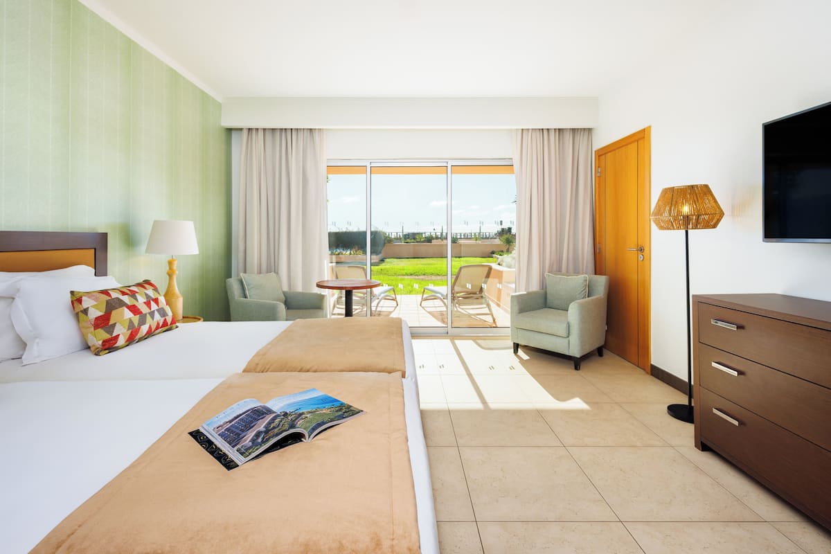 Minibar, blackout curtains, free WiFi, bed sheets