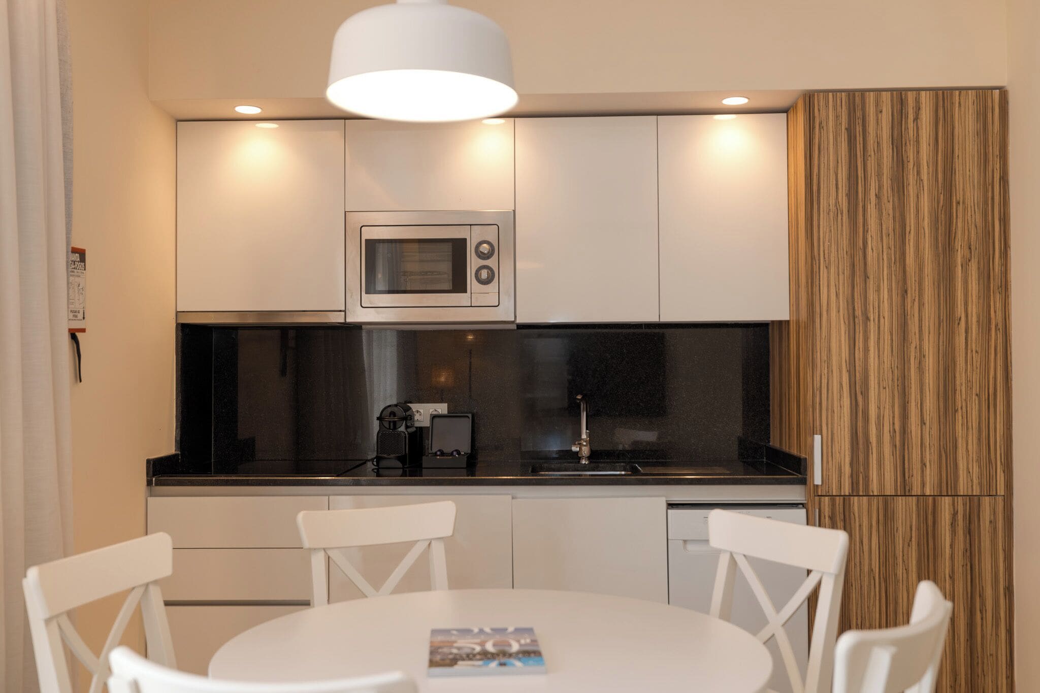 Superior villa, 2 slaapkamers | Privékeuken | Een koelkast, een magnetron, een kookplaat